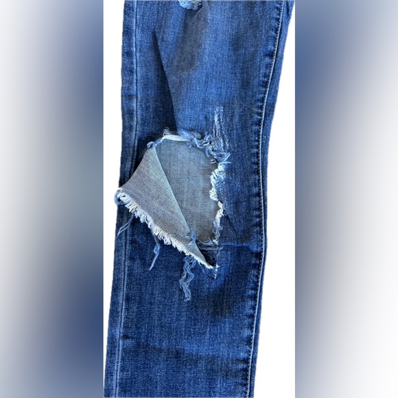 A’2nd Distressed Jeans - Picture 6 of 8